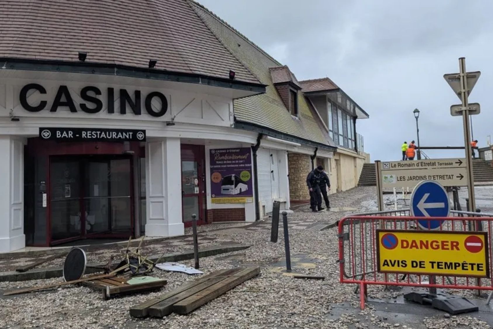 fermeture temporaire du casino d'Étretat suite à la tempête
